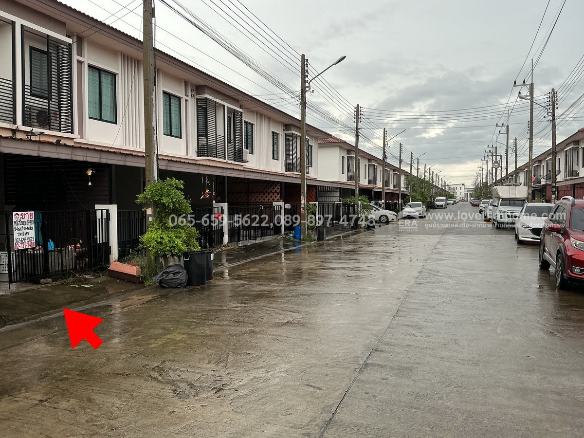 ขายทาวน์เฮ้าส์ หมู่บ้านกานดาเพลส วงแหวน-ลำลูกกา คลอง 6 ปทุมธานี บ้าน 2 ชั้น 17.4 ตร.วา ใกล้วงแหวนตะวันออก ขายถูกมาก รีบจองด่วน!