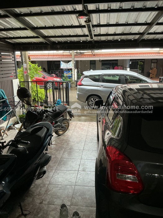 ขายทาวน์เฮ้าส์ หมู่บ้านกานดาเพลส วงแหวน-ลำลูกกา คลอง 6 ปทุมธานี บ้าน 2 ชั้น 17.4 ตร.วา ใกล้วงแหวนตะวันออก ขายถูกมาก รีบจองด่วน!