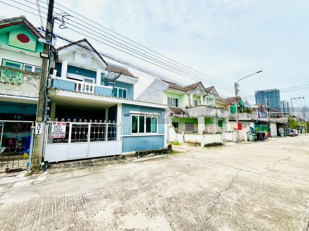 ขายทาวน์เฮ้าส์ หมู่บ้านนนทรี ปาร์ค ซอยบางรักน้อย16 พื้นที่ 22 ตรว. หลังมุม ต่อเติมเต็มพื้นที่ ใกล้รถไฟฟ้าสายสีม่วง สถานีไทรม้า