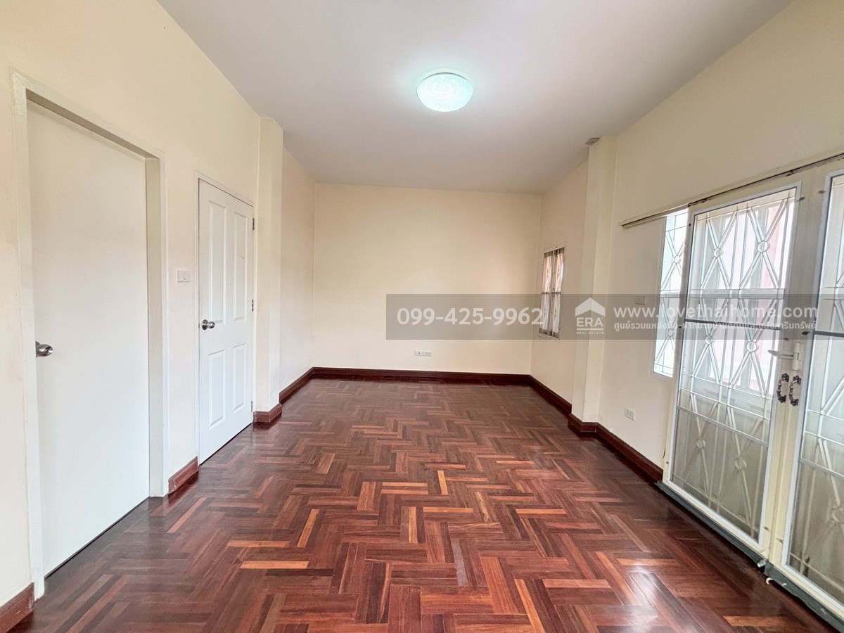 ขายบ้านเดี่ยว หมู่บ้านนวสิน ซ.โพธิ์แก้ว 3 ย่านลาดพร้าว-บางกะปิ 75.1 ตร.วา ใกล้ MRT ลาดพร้าว 101 เข้า-ออกได้ทั้ง ถ.ลาดพร้าว และเลียบทางด่วนรามอินทรา-อาจณรงค์   ขายบ้านเดี่ยว หมู่บ้านนวสิน ซ.โพธิ์แก้ว 3 ย่านลาดพร้าว-บางกะปิ 75.1 ตร.วา ใกล้ MRT ลาดพร้าว 101 เข้า-ออกได้ทั้ง ถ.ลาดพร้าว และเลียบทางด่วนรามอินทรา-อาจณรงค์