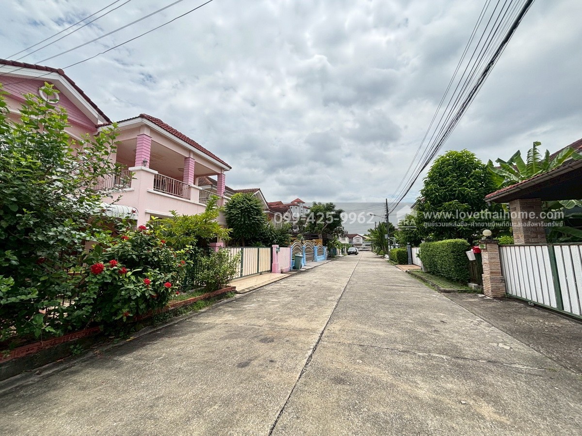 ขายบ้านเดี่ยว หมู่บ้านนวสิน ซ.โพธิ์แก้ว 3 ย่านลาดพร้าว-บางกะปิ 75.1 ตร.วา ใกล้ MRT ลาดพร้าว 101 เข้า-ออกได้ทั้ง ถ.ลาดพร้าว และเลียบทางด่วนรามอินทรา-อาจณรงค์   ขายบ้านเดี่ยว หมู่บ้านนวสิน ซ.โพธิ์แก้ว 3 ย่านลาดพร้าว-บางกะปิ 75.1 ตร.วา ใกล้ MRT ลาดพร้าว 101 เข้า-ออกได้ทั้ง ถ.ลาดพร้าว และเลียบทางด่วนรามอินทรา-อาจณรงค์