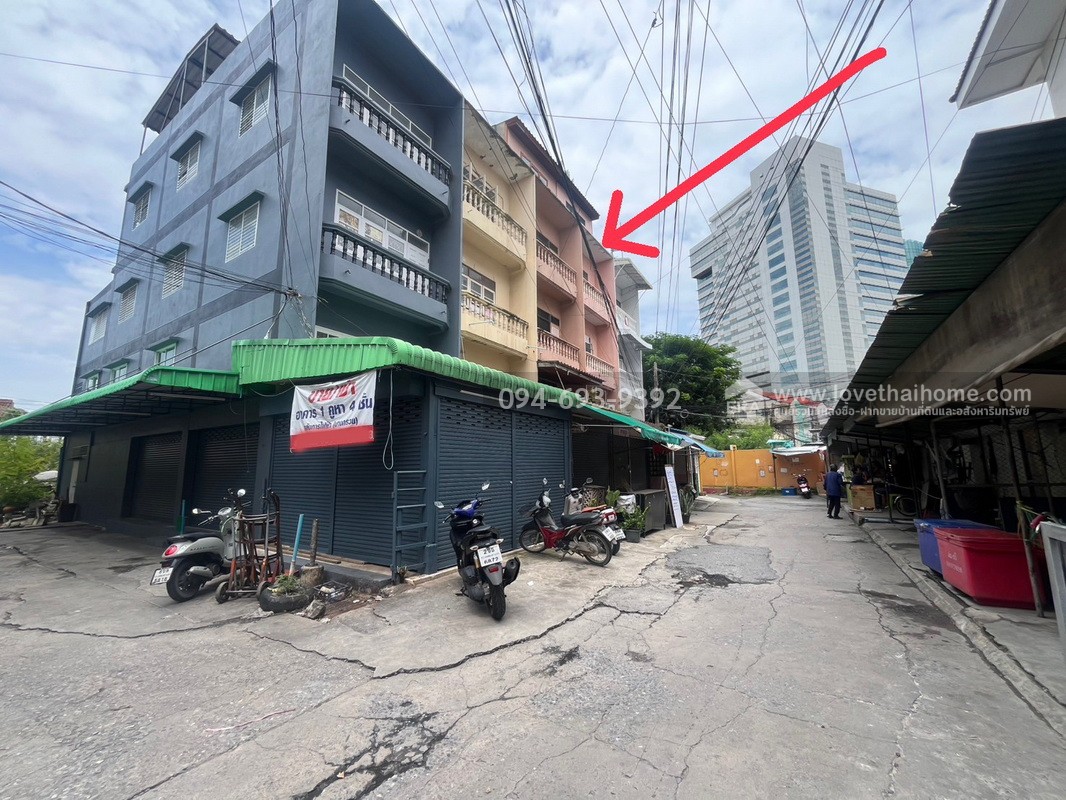 ขายตึกแถว 5 ชั้น หลังตลาดนัดการไฟฟ้าบางกรวย (พระราม7) ซอยบางกรวย-ไทรน้อย12/3 พื้นที่ 20 ตรว. รับประกันได้เลยว่าราคานี้ไม่มีแน่นอน ..คุ้ม..ถูก..สุดๆ มาก่อนได้ก่อน 