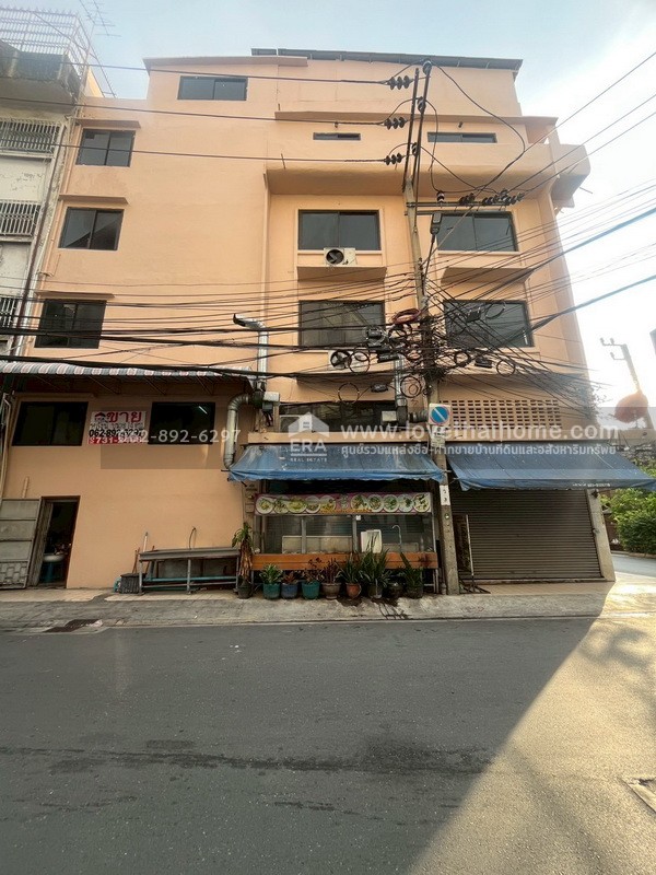 ขายตึกแถว 4.5 ชั้น ซอยสมเด็จพระเจ้าตากสิน4 ขนาด 14 ตรว. หลังมุม ติดถนน 2 ด้าน ทำเลทองสุดๆ ใกล้สถานีวงเวียนใหญ่ สนใจโทร.062-892-6297