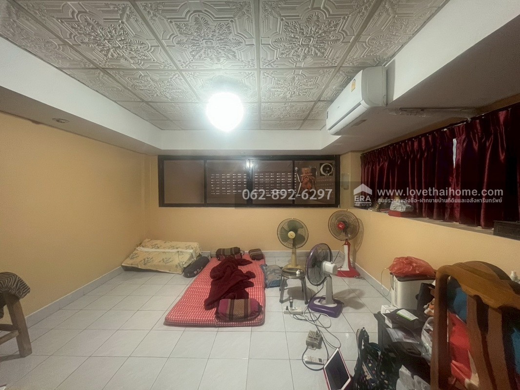 ขายตึกแถว 4.5 ชั้น ซอยสมเด็จพระเจ้าตากสิน4 ขนาด 14 ตรว. หลังมุม ติดถนน 2 ด้าน ทำเลทองสุดๆ ใกล้สถานีวงเวียนใหญ่ สนใจโทร.062-892-6297