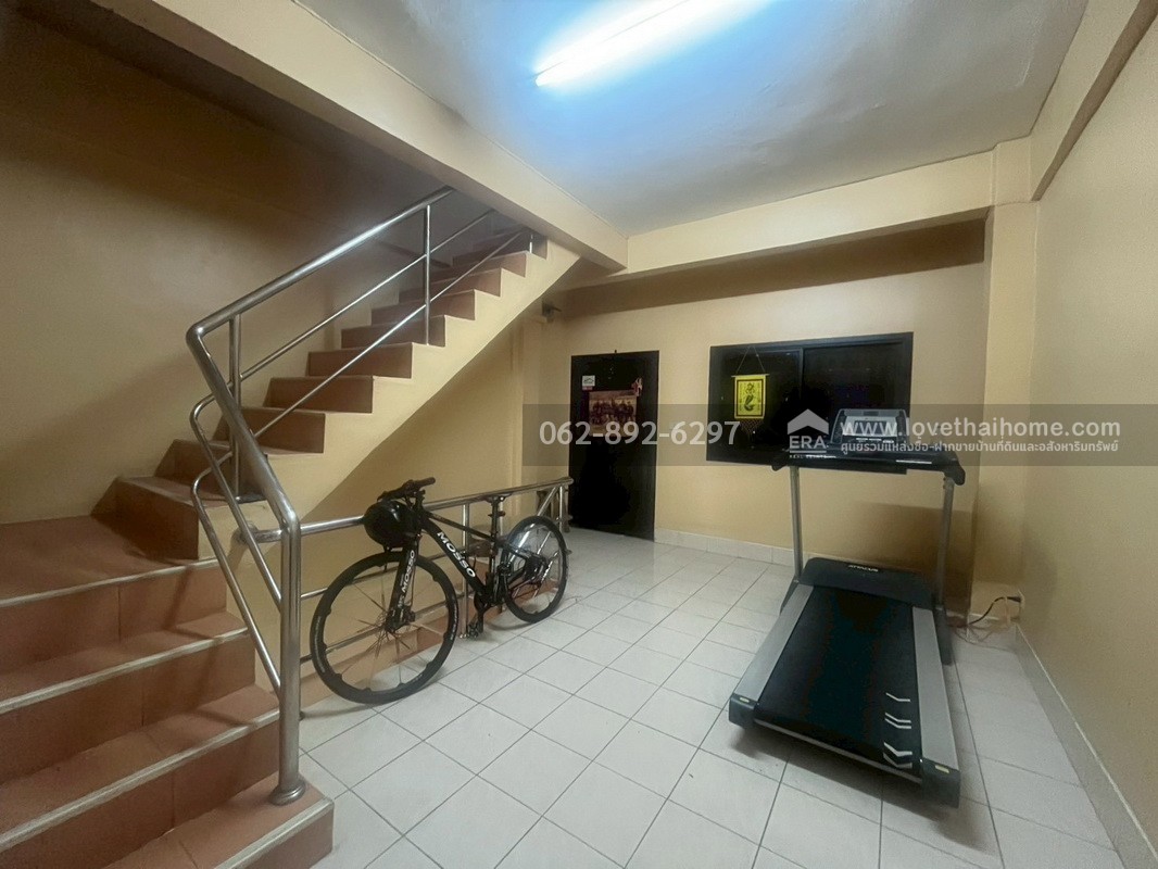 ขายตึกแถว 4.5 ชั้น ซอยสมเด็จพระเจ้าตากสิน4 ขนาด 14 ตรว. หลังมุม ติดถนน 2 ด้าน ทำเลทองสุดๆ ใกล้สถานีวงเวียนใหญ่ สนใจโทร.062-892-6297