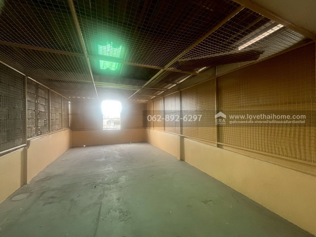 ขายตึกแถว 4.5 ชั้น ซอยสมเด็จพระเจ้าตากสิน4 ขนาด 14 ตรว. หลังมุม ติดถนน 2 ด้าน ทำเลทองสุดๆ ใกล้สถานีวงเวียนใหญ่ สนใจโทร.062-892-6297