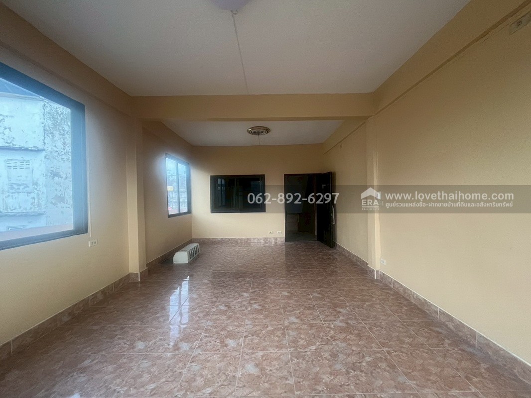 ขายตึกแถว 4.5 ชั้น ซอยสมเด็จพระเจ้าตากสิน4 ขนาด 14 ตรว. หลังมุม ติดถนน 2 ด้าน ทำเลทองสุดๆ ใกล้สถานีวงเวียนใหญ่ สนใจโทร.062-892-6297