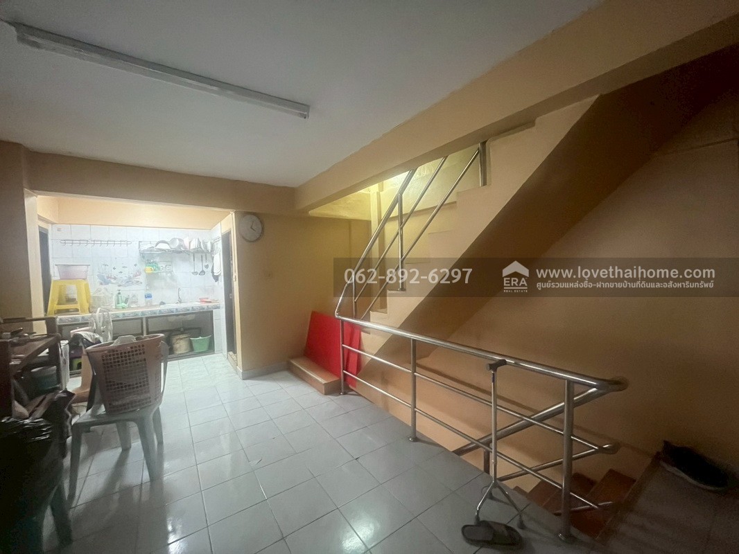 ขายตึกแถว 4.5 ชั้น ซอยสมเด็จพระเจ้าตากสิน4 ขนาด 14 ตรว. หลังมุม ติดถนน 2 ด้าน ทำเลทองสุดๆ ใกล้สถานีวงเวียนใหญ่ สนใจโทร.062-892-6297