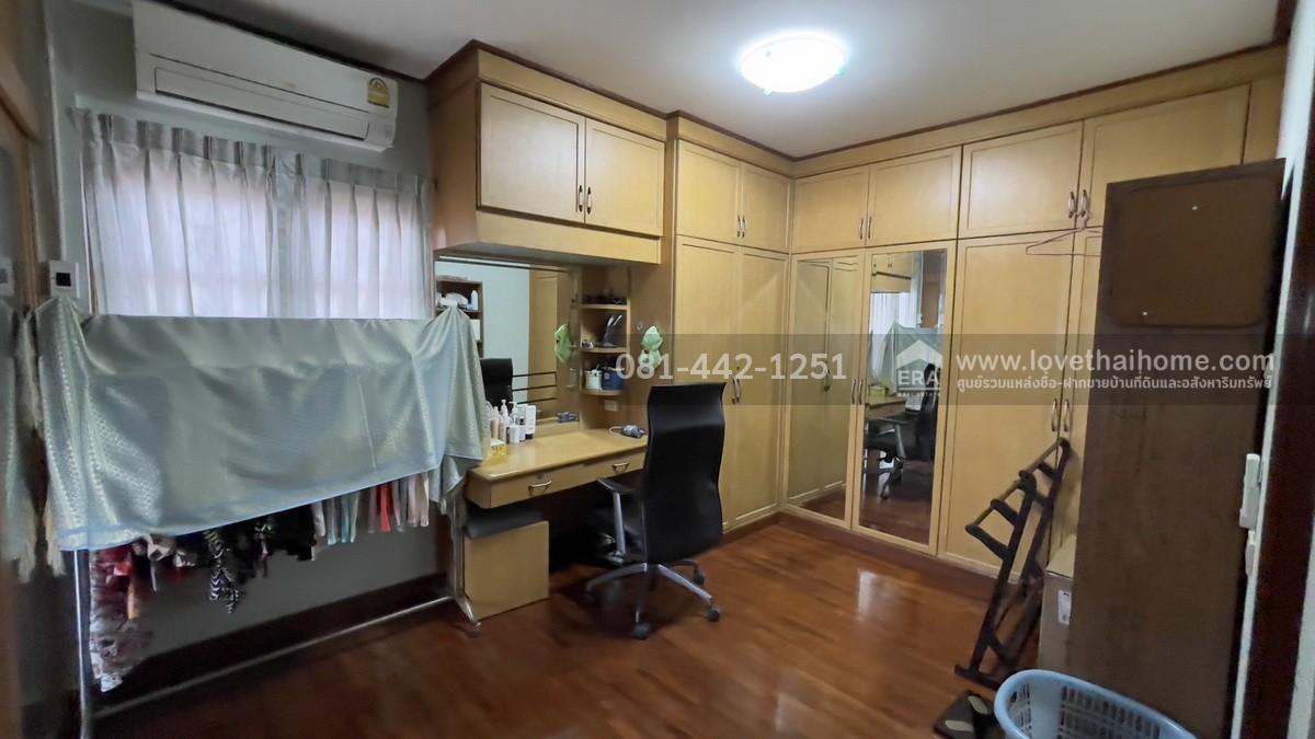 ขายบ้านเดี่ยว2ชั้นหมู่บ้านสหกรณ์ ซอยเสรีไทย57 บ้าน 2 หลัง ในบริเวณเดียวกัน ย่านเสรีไทย พื้นที่ 100 ตรว. ขาย 10 ล้านบาท ใกล้จุดขึ้น-ลงวงแหวนรอบนอกตะวันออก