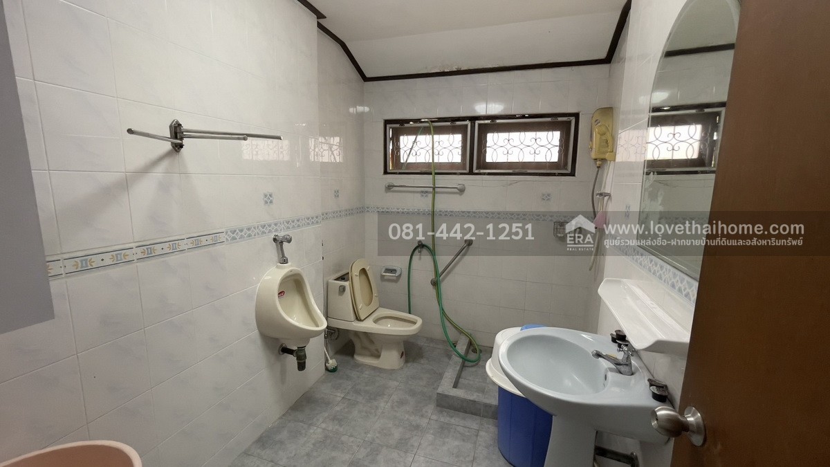 ขายบ้านเดี่ยว2ชั้นหมู่บ้านสหกรณ์ ซอยเสรีไทย57 บ้าน 2 หลัง ในบริเวณเดียวกัน ย่านเสรีไทย พื้นที่ 100 ตรว. ขาย 10 ล้านบาท ใกล้จุดขึ้น-ลงวงแหวนรอบนอกตะวันออก