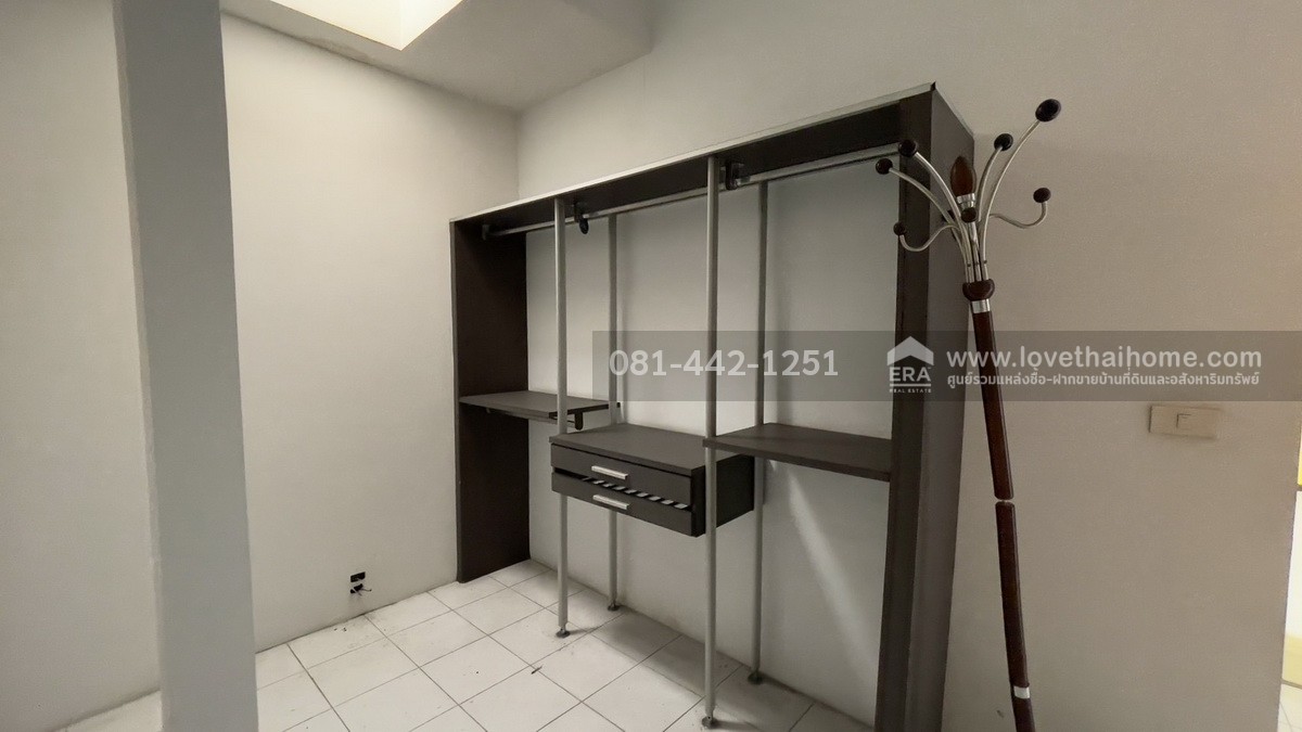 ขายบ้านเดี่ยว2ชั้นหมู่บ้านสหกรณ์ ซอยเสรีไทย57 บ้าน 2 หลัง ในบริเวณเดียวกัน ย่านเสรีไทย พื้นที่ 100 ตรว. ขาย 10 ล้านบาท ใกล้จุดขึ้น-ลงวงแหวนรอบนอกตะวันออก