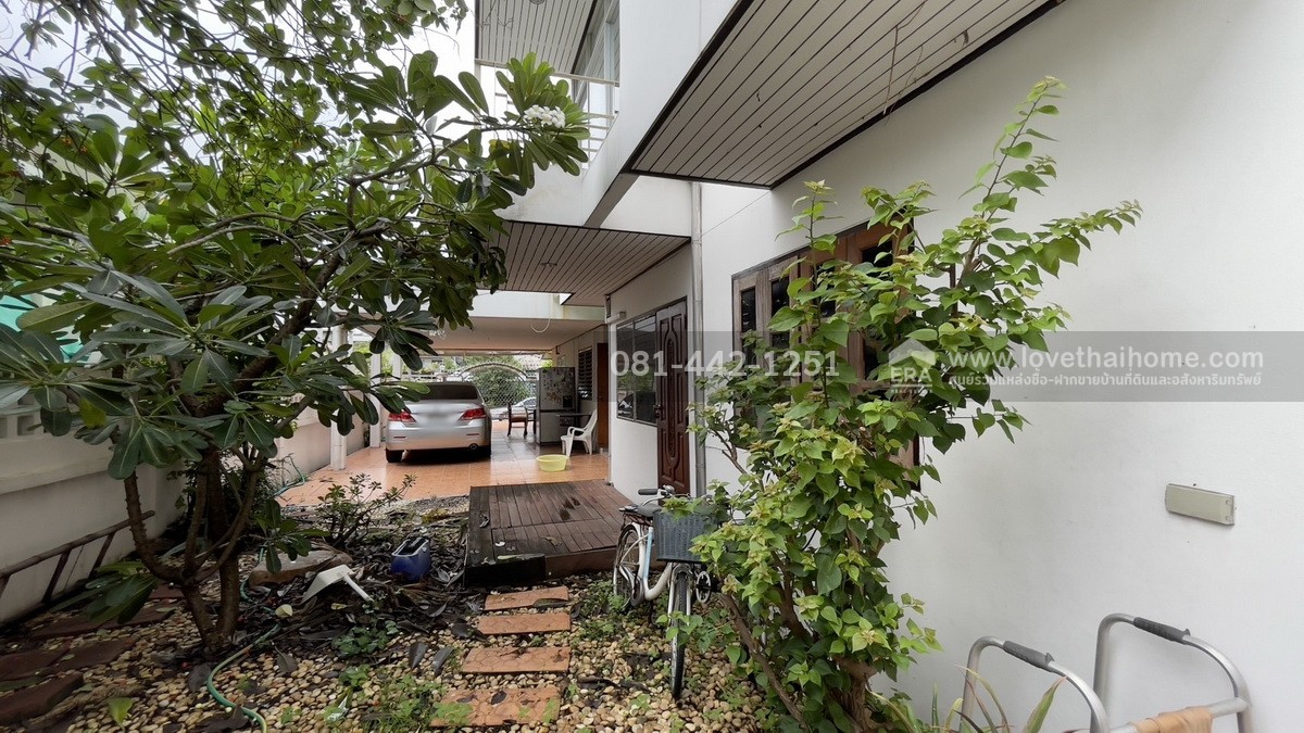ขายบ้านเดี่ยว2ชั้นหมู่บ้านสหกรณ์ ซอยเสรีไทย57 บ้าน 2 หลัง ในบริเวณเดียวกัน ย่านเสรีไทย พื้นที่ 100 ตรว. ขาย 10 ล้านบาท ใกล้จุดขึ้น-ลงวงแหวนรอบนอกตะวันออก