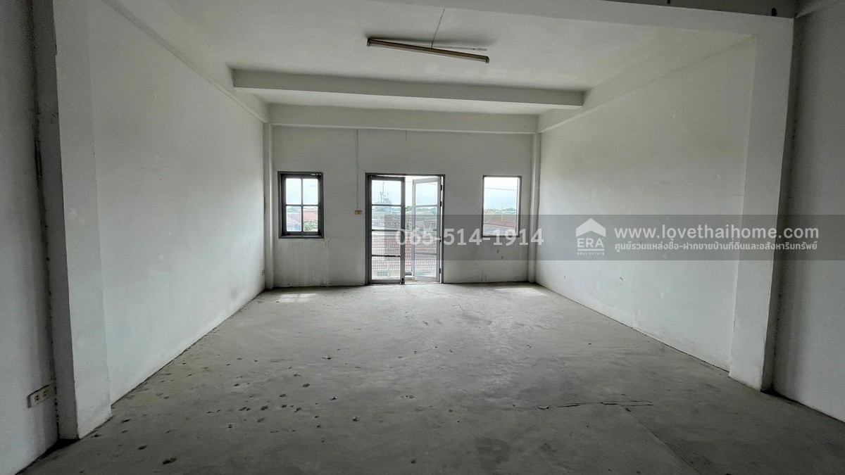 ขายด่วนตึกแถว 3.5 ชั้น หมู่บ้านสถาพร ถนนรังสิต-นครนายก คลอง4 เนื้อที่ 17.6 ตารางวา ราคา 2,200,000 บาท ติดถนนหลักของหมู่บ้าน ใกล้ทางด่วนพิเศษกาญจนาภิเษก (ฝั่งตะวันออก) ขายด่วนตึกแถว 3.5 ชั้น หมู่บ้านสถาพร ถนนรังสิต-นครนายก คลอง4 เนื้อที่ 17.6 ตารางวา ราคา 2,200,000 บาท ติดถนนหลักของหมู่บ้าน ใกล้ทางด่วนพิเศษกาญจนาภิเษก (ฝั่งตะวันออก)