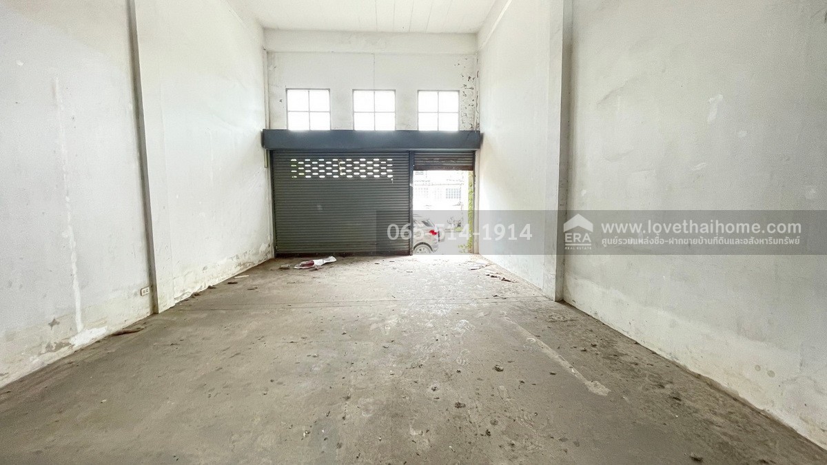 ขายด่วนตึกแถว 3.5 ชั้น หมู่บ้านสถาพร ถนนรังสิต-นครนายก คลอง4 เนื้อที่ 17.6 ตารางวา ราคา 2,200,000 บาท ติดถนนหลักของหมู่บ้าน ใกล้ทางด่วนพิเศษกาญจนาภิเษก (ฝั่งตะวันออก) ขายด่วนตึกแถว 3.5 ชั้น หมู่บ้านสถาพร ถนนรังสิต-นครนายก คลอง4 เนื้อที่ 17.6 ตารางวา ราคา 2,200,000 บาท ติดถนนหลักของหมู่บ้าน ใกล้ทางด่วนพิเศษกาญจนาภิเษก (ฝั่งตะวันออก)