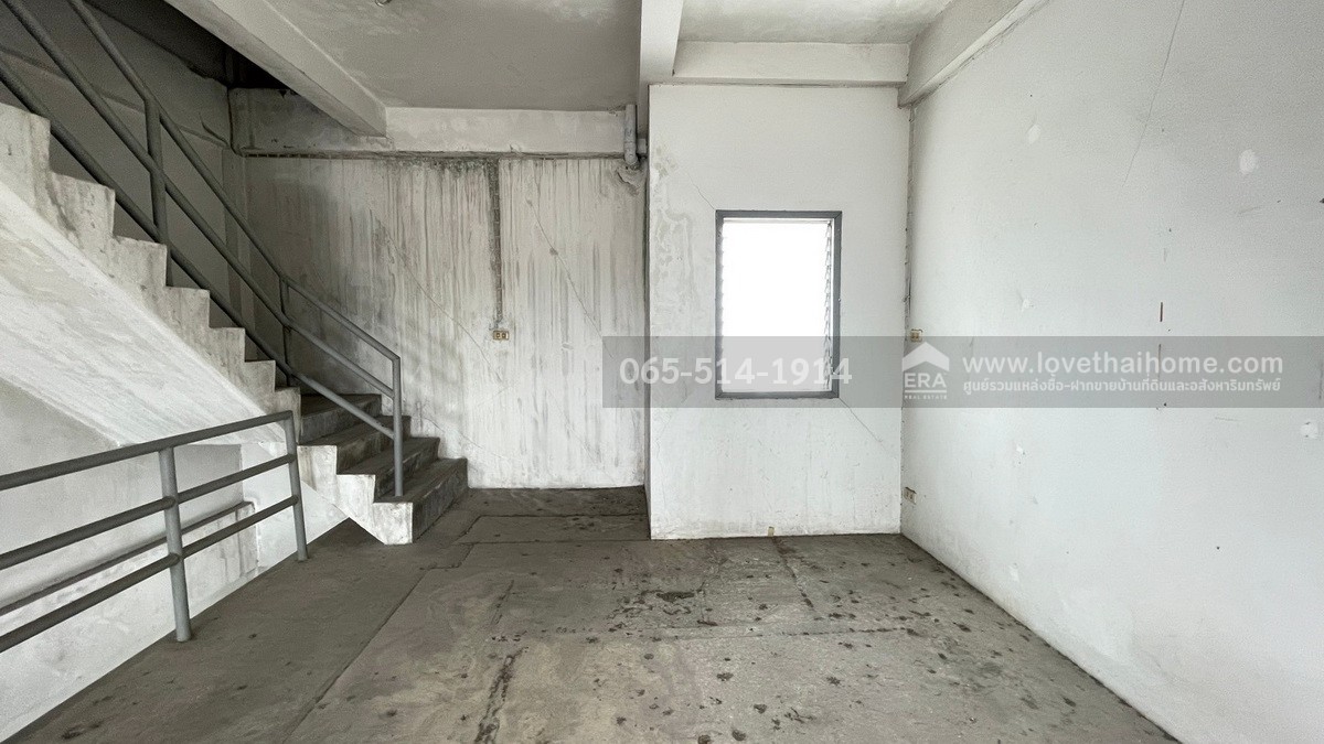 ขายด่วนตึกแถว 3.5 ชั้น หมู่บ้านสถาพร ถนนรังสิต-นครนายก คลอง4 เนื้อที่ 17.6 ตารางวา ราคา 2,200,000 บาท ติดถนนหลักของหมู่บ้าน ใกล้ทางด่วนพิเศษกาญจนาภิเษก (ฝั่งตะวันออก) ขายด่วนตึกแถว 3.5 ชั้น หมู่บ้านสถาพร ถนนรังสิต-นครนายก คลอง4 เนื้อที่ 17.6 ตารางวา ราคา 2,200,000 บาท ติดถนนหลักของหมู่บ้าน ใกล้ทางด่วนพิเศษกาญจนาภิเษก (ฝั่งตะวันออก)