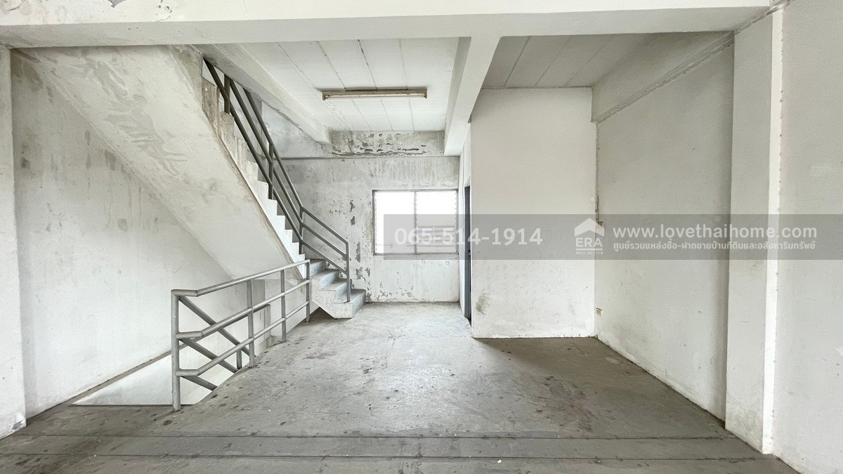 ขายด่วนตึกแถว 3.5 ชั้น หมู่บ้านสถาพร ถนนรังสิต-นครนายก คลอง4 เนื้อที่ 17.6 ตารางวา ราคา 2,200,000 บาท ติดถนนหลักของหมู่บ้าน ใกล้ทางด่วนพิเศษกาญจนาภิเษก (ฝั่งตะวันออก) ขายด่วนตึกแถว 3.5 ชั้น หมู่บ้านสถาพร ถนนรังสิต-นครนายก คลอง4 เนื้อที่ 17.6 ตารางวา ราคา 2,200,000 บาท ติดถนนหลักของหมู่บ้าน ใกล้ทางด่วนพิเศษกาญจนาภิเษก (ฝั่งตะวันออก)