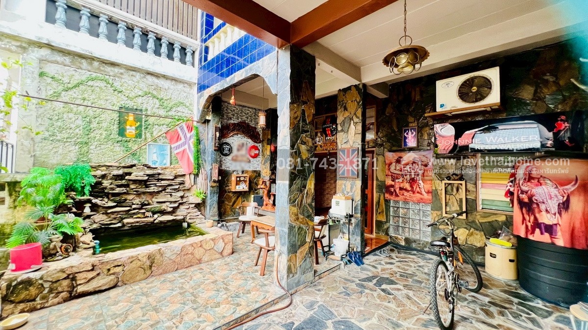 ขายทาวน์เฮ้าส์ 2 ชั้น รังสิต-นครนายก64 หมู่บ้านชมฟ้า-วรางกูล คลองสอง ราคาถูก แต่งสวยคุ้มเกินราคาขาย พื้นที่ 27 ตรว. หลังใหญ่ ติดถนนเมนของหมู่บ้าน ขายถูกที่สุด ต่ำกว่าราคาตลาด