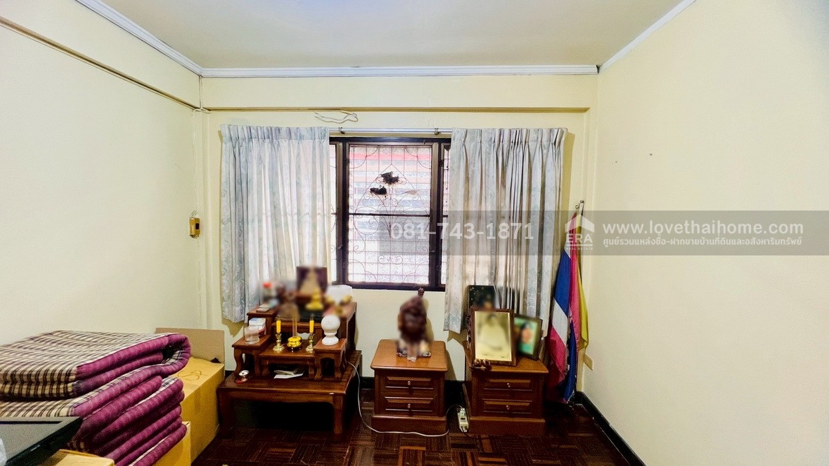 ขายทาวน์เฮ้าส์ 2 ชั้น รังสิต-นครนายก64 หมู่บ้านชมฟ้า-วรางกูล คลองสอง ราคาถูก แต่งสวยคุ้มเกินราคาขาย พื้นที่ 27 ตรว. หลังใหญ่ ติดถนนเมนของหมู่บ้าน ขายถูกที่สุด ต่ำกว่าราคาตลาด