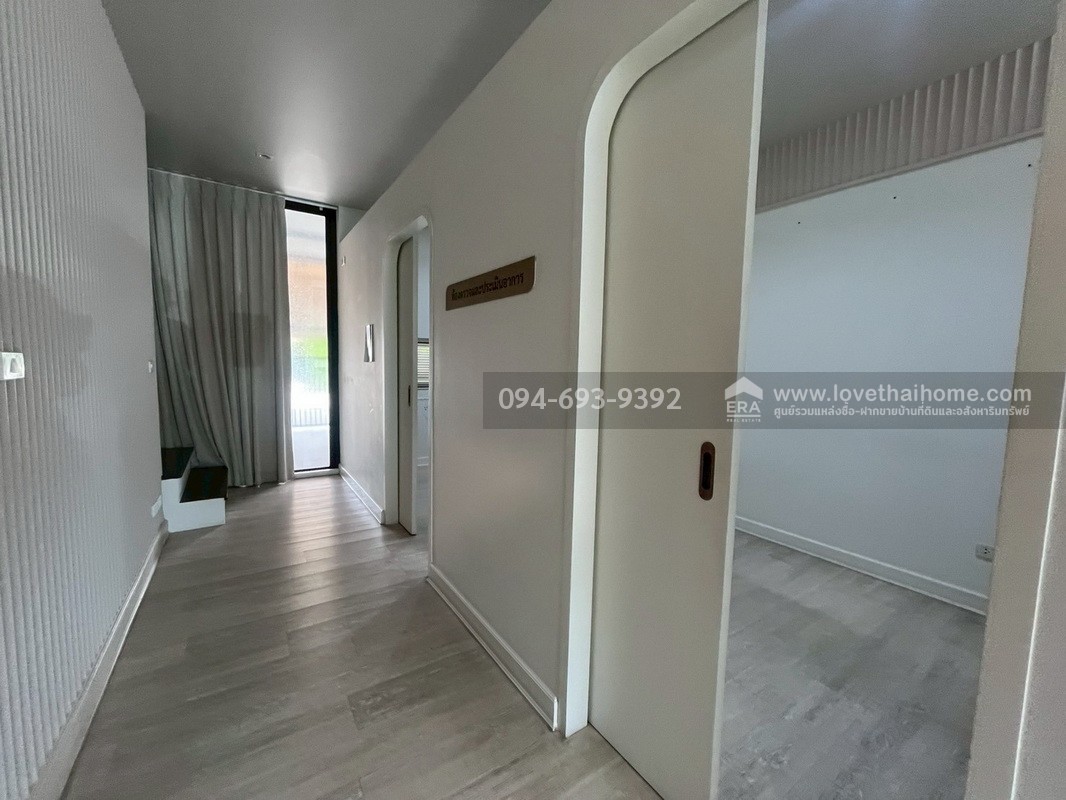 ขายทาวน์โฮม 3 ชั้น PLUME Watcharaphon-Ekkamai ประกอบธุรกิจได้เลย สวย พร้อมใช้งาน 2 คูหาติดกัน คูหาละ 22.5 ตรว. สามารถแยกขายได้ "ถูก" "คุ้ม" เพราะขายขาดทุนจริงๆ