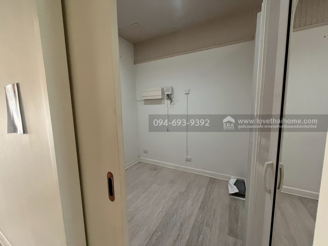 ขายทาวน์โฮม 3 ชั้น PLUME Watcharaphon-Ekkamai ประกอบธุรกิจได้เลย สวย พร้อมใช้งาน 2 คูหาติดกัน คูหาละ 22.5 ตรว. สามารถแยกขายได้ "ถูก" "คุ้ม" เพราะขายขาดทุนจริงๆ