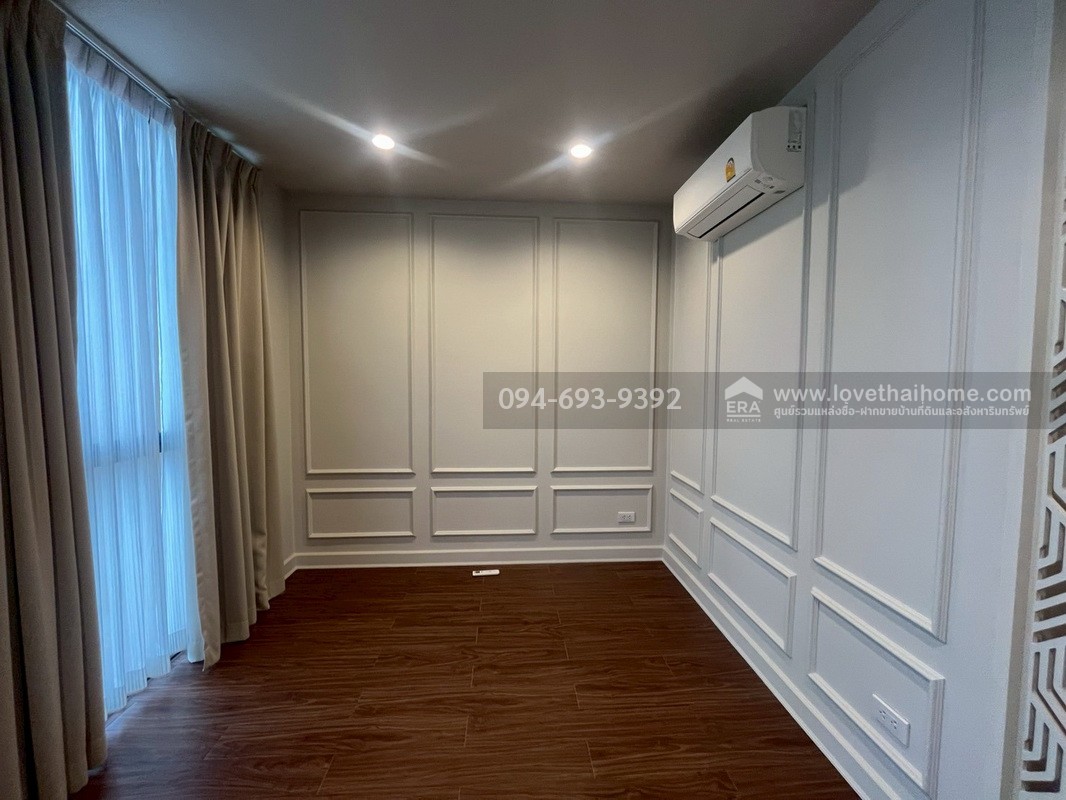 ขายทาวน์โฮม 3 ชั้น PLUME Watcharaphon-Ekkamai ประกอบธุรกิจได้เลย สวย พร้อมใช้งาน 2 คูหาติดกัน คูหาละ 22.5 ตรว. สามารถแยกขายได้ "ถูก" "คุ้ม" เพราะขายขาดทุนจริงๆ