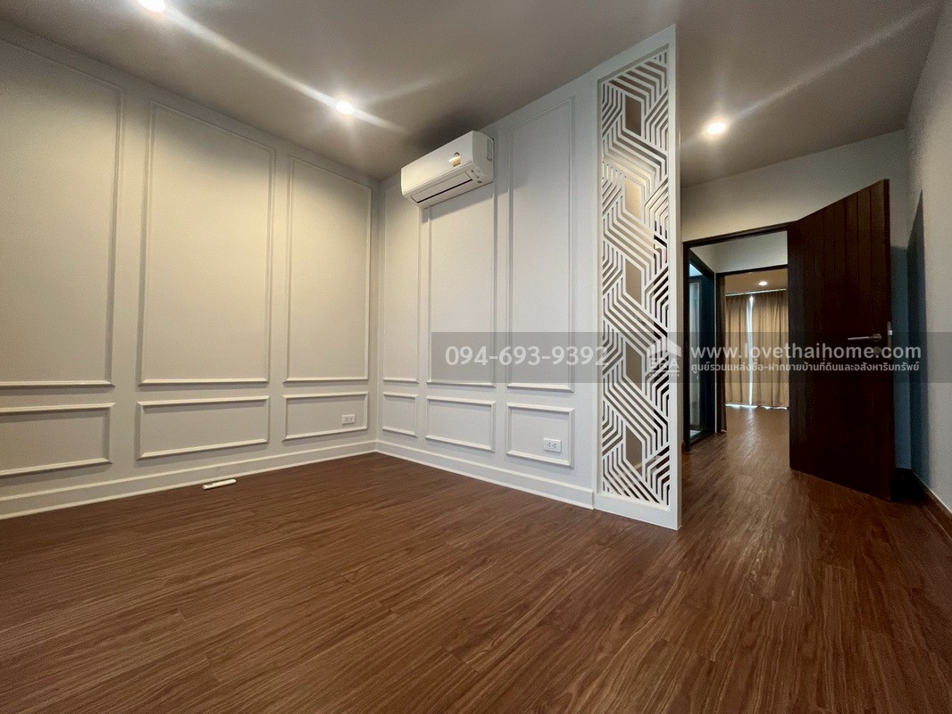 ขายทาวน์โฮม 3 ชั้น PLUME Watcharaphon-Ekkamai ประกอบธุรกิจได้เลย สวย พร้อมใช้งาน 2 คูหาติดกัน คูหาละ 22.5 ตรว. สามารถแยกขายได้ "ถูก" "คุ้ม" เพราะขายขาดทุนจริงๆ