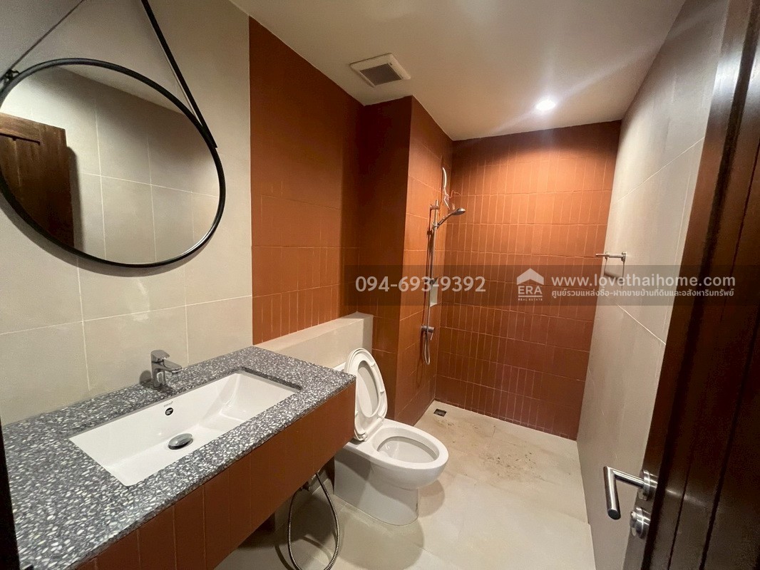 ขายทาวน์โฮม 3 ชั้น PLUME Watcharaphon-Ekkamai ประกอบธุรกิจได้เลย สวย พร้อมใช้งาน 2 คูหาติดกัน คูหาละ 22.5 ตรว. สามารถแยกขายได้ "ถูก" "คุ้ม" เพราะขายขาดทุนจริงๆ