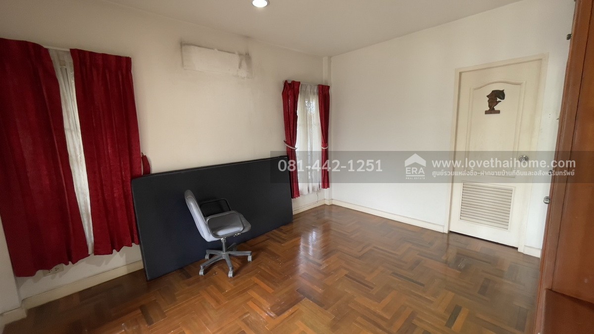 ขายบ้านเดี่ยว2ชั้นหมู่บ้านโนเบิลวานา ซอยบรมราชชนนี74/1 พื้นที่64.6ตรว. ขาย7.5ล้าน บ้านสภาพดีพร้อมเข้าอยู่ได้เลย ถ้าเห็นต้องชอบ ราคาต่อรองได้ค่ะ