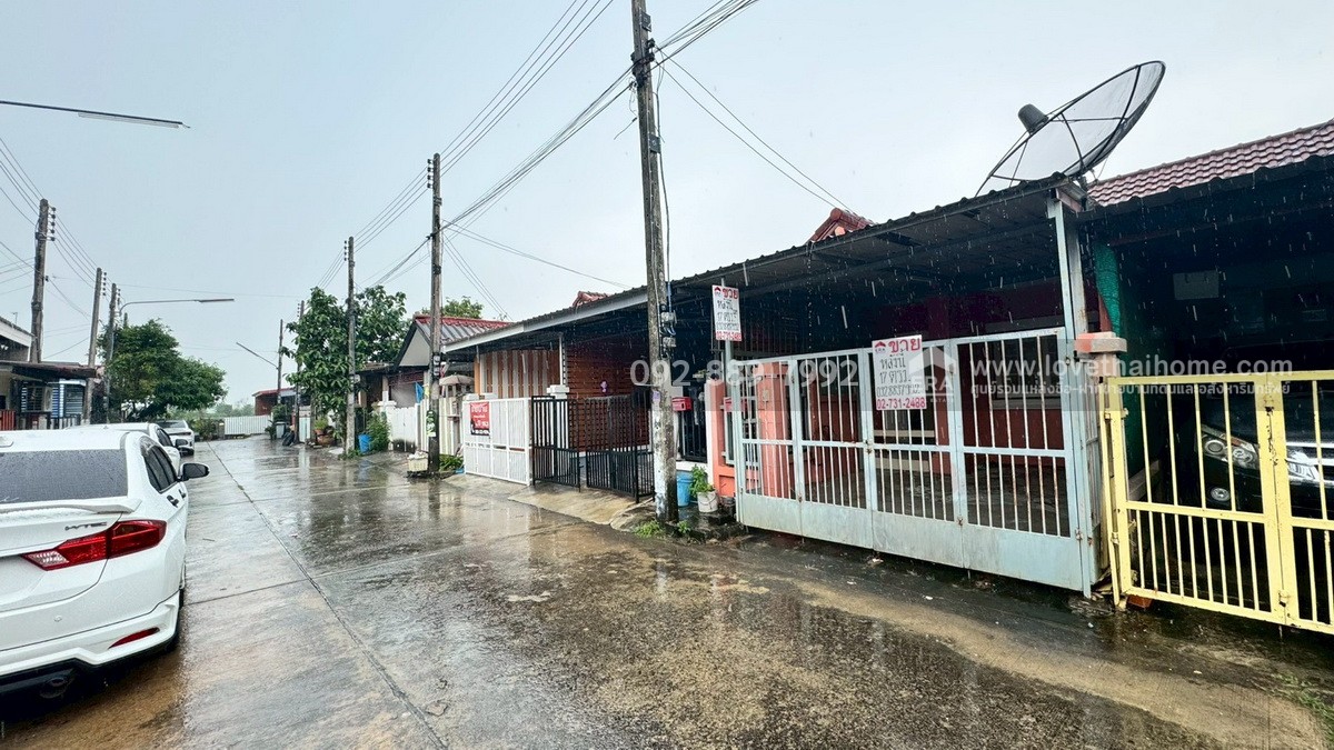 ขายทาวน์เฮ้าส์ หมู่บ้านคันทรี พาร์ค14 สามโคก ถนนปทุมธานี-สามโคก พื้นที่ 17 ตรว. ราคาถูกที่สุดในโครงการ พร้อมอยู่