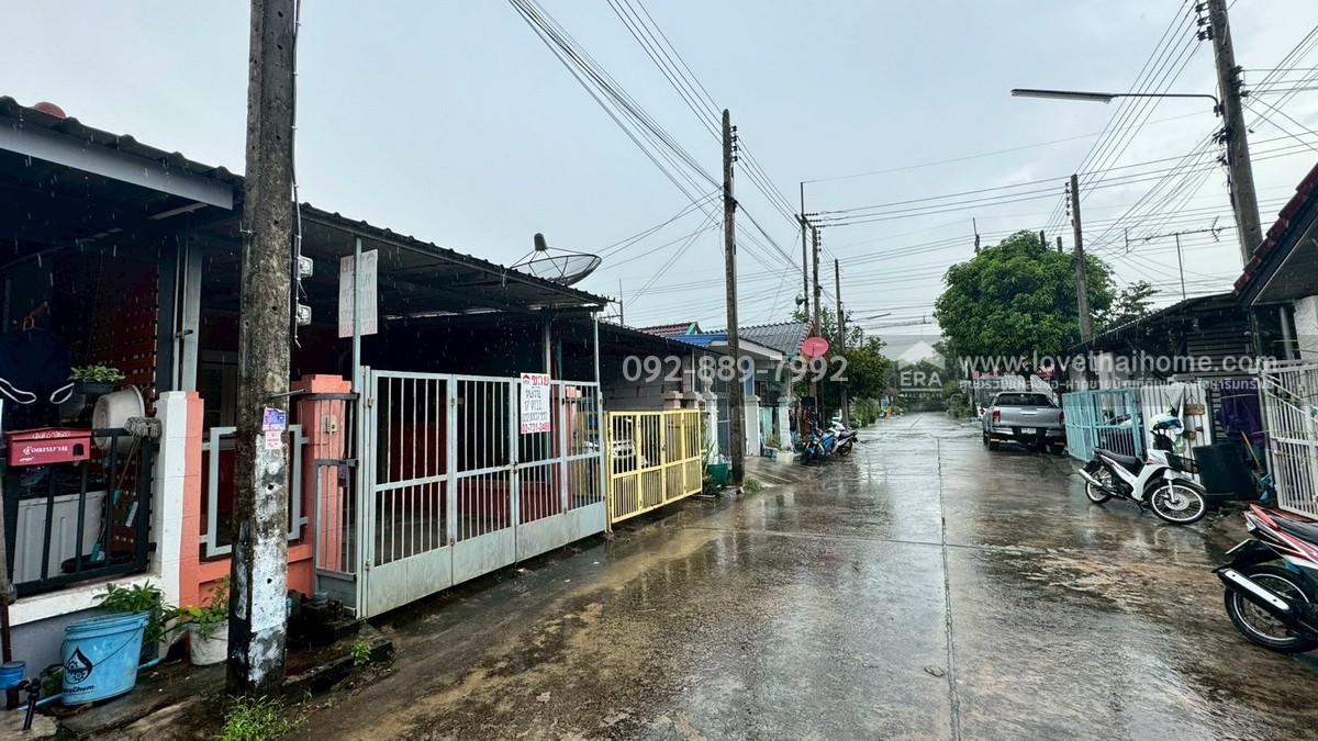 ขายทาวน์เฮ้าส์ หมู่บ้านคันทรี พาร์ค14 สามโคก ถนนปทุมธานี-สามโคก พื้นที่ 17 ตรว. ราคาถูกที่สุดในโครงการ พร้อมอยู่