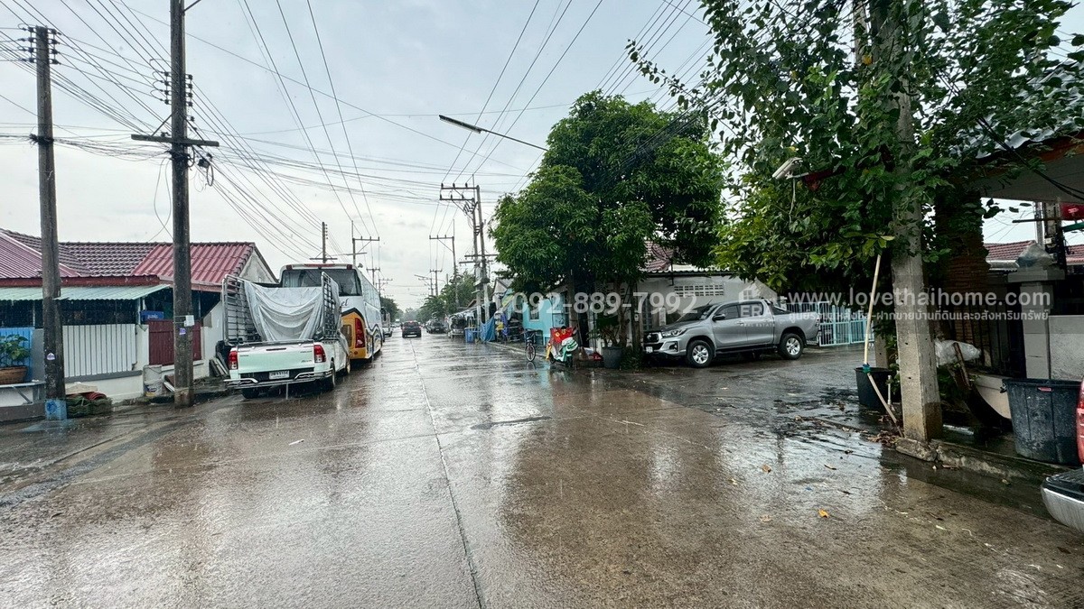 ขายทาวน์เฮ้าส์ หมู่บ้านคันทรี พาร์ค14 สามโคก ถนนปทุมธานี-สามโคก พื้นที่ 17 ตรว. ราคาถูกที่สุดในโครงการ พร้อมอยู่