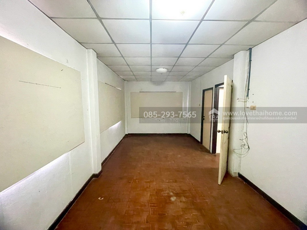 ขายบ้านเดี่ยว 2 ชั้น หมู่บ้านเค.ซี.การ์เด้นโฮม7 ซอยนิมิตใหม่40 พื้นที่ 122 ตรว. บ้านไม่เคยเข้าอยู่ ขายเพียงแค่3.29ล้านเท่านั้น พื้นที่ใหญ่ขนาดนี้ แต่ราคาแค่3ล้านต้นๆ หาไม่ได้อีกแล้ว