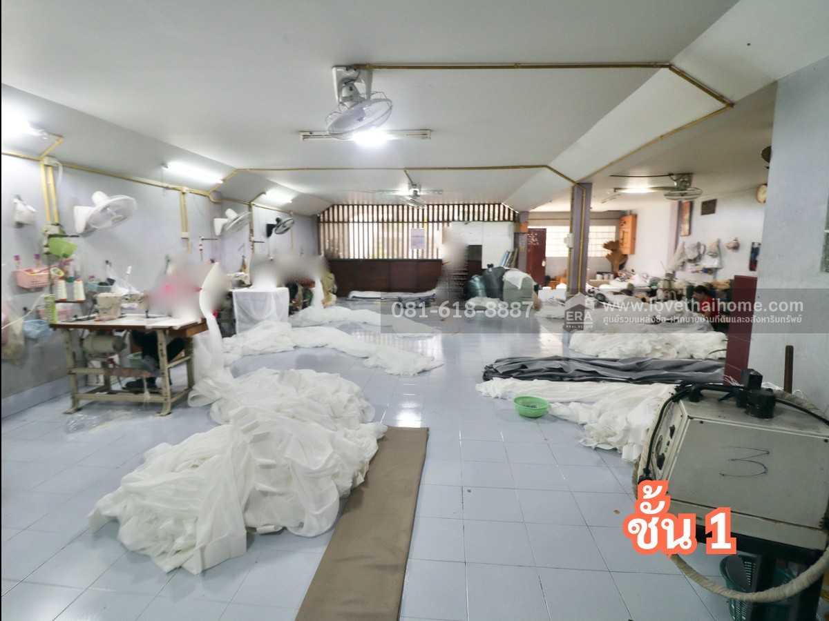 ขายบ้าน2ชั้น ซอยลาดพร้าว63 พื้นที่ 101 ตรว เข้าซอยแค่90เมตร พื้นที่ใช้สอยเยอะมาก รถสวนกันได้สะดวก ใกล้ ทางด่วนลาดพร้าว71 รถไฟฟ้าสายสีเหลือง