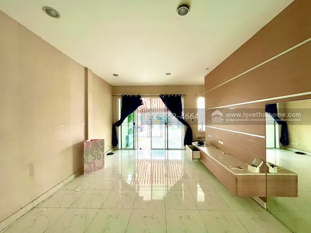ขาย/เช่าทาวน์โฮม 3 ชั้น บ้านกลางเมืองลาดพร้าว71 นาคนิวาส34 โชคชัย4 พื้นที่ 20 ตรว. ใกล้รถไฟฟ้าสายสีเหลือง สถานีโชคชัย4 และ ลาดพร้าว71