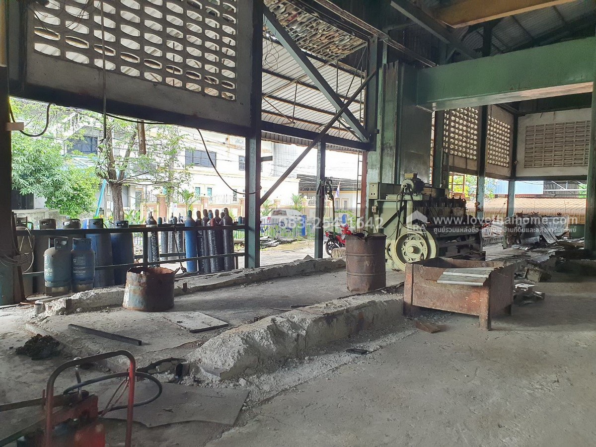ขายที่ดินพร้อมโกดังและโรงงาน ในนิคมบางพลี สมุทรปราการ ซ.ไทยประกัน 1/8 ถ.เทพารักษ์ ขนาด 400 ตร.วา ทำเลดี การคมนาคมสะดวก ใกล้ถนนหลัก