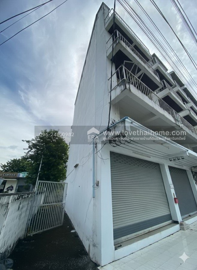 ขายตึกแถว 4 ชั้นครึ่ง ติดถนนใหญ่วัชรพล-บางเขน ติดปั๊ม PT พื้นที่กว้างมาก 41 ตร.วา ใกล้ รร.รัตนโกสินทร์สมโภชบางเขน เหมาะทำออฟฟิศหรือการค้า