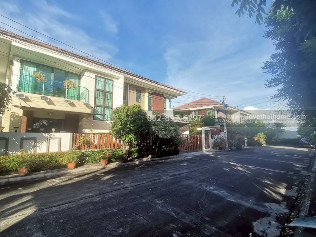 ขายบ้านเดี่ยว 2 ชั้น โครงการชวนชมพาร์ค2 ไทรน้อย นนทบุรี หลังมุมสุดหายาก ขนาด 80.8 ตารางวา ราคาพิเศษสุด บ้านสวย ราคาดีแบบนี้มีหลังเดียวเท่านั้น สนใจติดต่อด่วน!