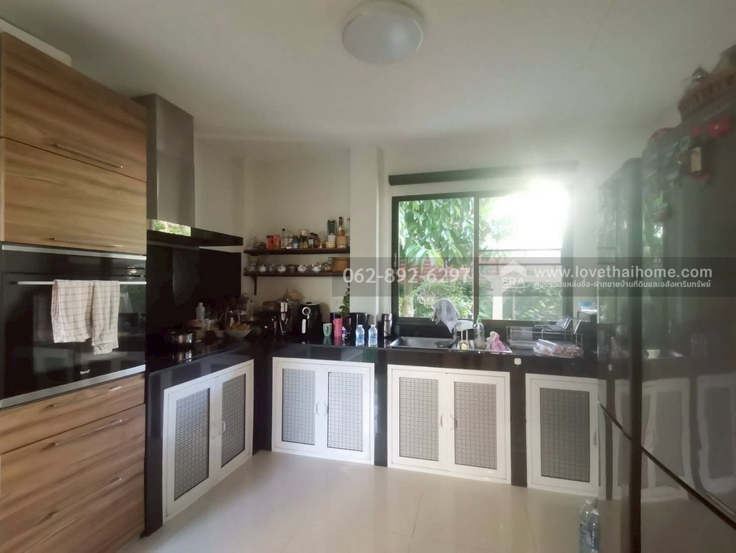 ขายบ้านเดี่ยว 2 ชั้น โครงการชวนชมพาร์ค2 ไทรน้อย นนทบุรี หลังมุมสุดหายาก ขนาด 80.8 ตารางวา ราคาพิเศษสุด บ้านสวย ราคาดีแบบนี้มีหลังเดียวเท่านั้น สนใจติดต่อด่วน!