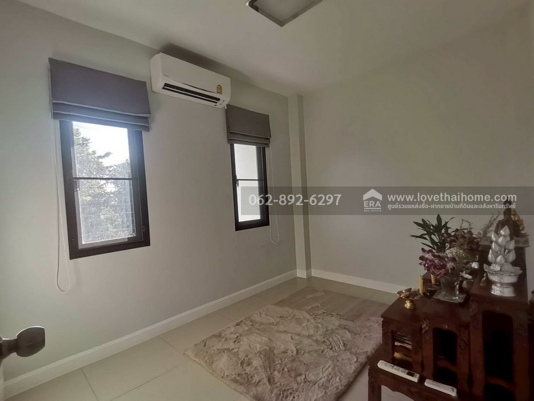 ขายบ้านเดี่ยว 2 ชั้น โครงการชวนชมพาร์ค2 ไทรน้อย นนทบุรี หลังมุมสุดหายาก ขนาด 80.8 ตารางวา ราคาพิเศษสุด บ้านสวย ราคาดีแบบนี้มีหลังเดียวเท่านั้น สนใจติดต่อด่วน!