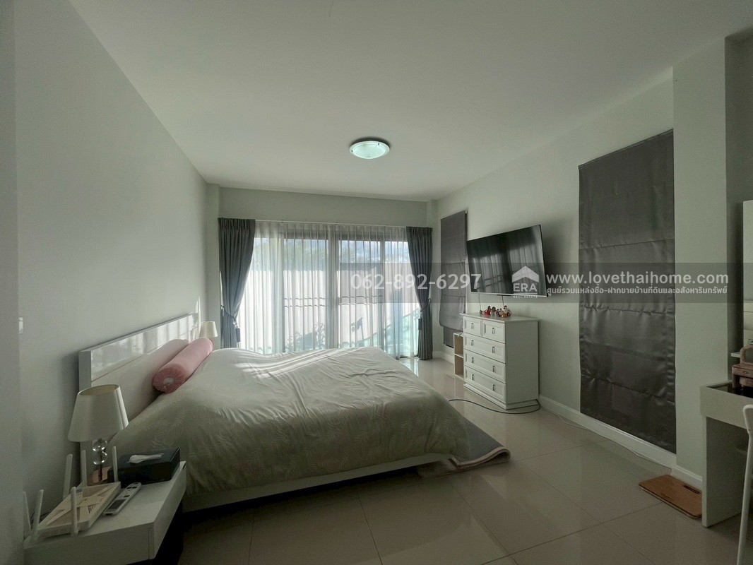 ขายบ้านเดี่ยว 2 ชั้น โครงการชวนชมพาร์ค2 ไทรน้อย นนทบุรี หลังมุมสุดหายาก ขนาด 80.8 ตารางวา ราคาพิเศษสุด บ้านสวย ราคาดีแบบนี้มีหลังเดียวเท่านั้น สนใจติดต่อด่วน!