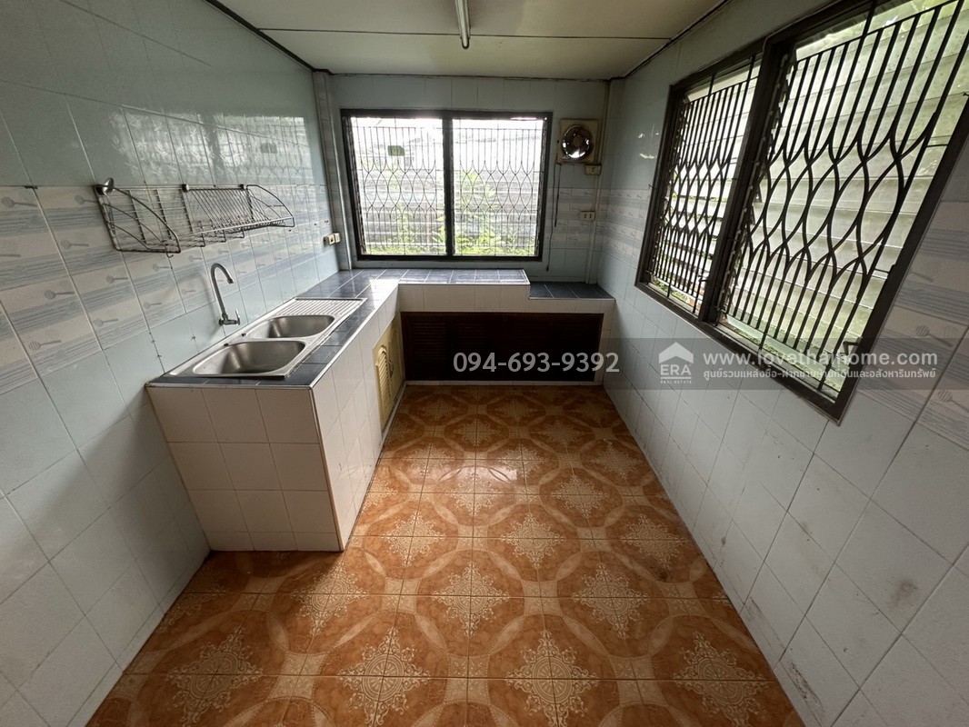 ขายบ้านเดี่ยว 2 ชั้น ซอยโกสุมรวมใจ40 แยก4 ทำเลทอง ย่านดอนเมือง พื้นที่ 66 ตรว. ใกล้ร.ร.นานาชาติฮาร์โรว์ดอนเมือง สังคมลูกดารา ดูก่อนมีสิทธิ์ก่อนค่ะ! คุ้มมากๆ!