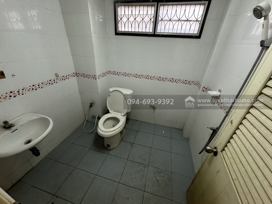 ขายบ้านเดี่ยว 2 ชั้น ซอยโกสุมรวมใจ40 แยก4 ทำเลทอง ย่านดอนเมือง พื้นที่ 66 ตรว. ใกล้ร.ร.นานาชาติฮาร์โรว์ดอนเมือง สังคมลูกดารา ดูก่อนมีสิทธิ์ก่อนค่ะ! คุ้มมากๆ!