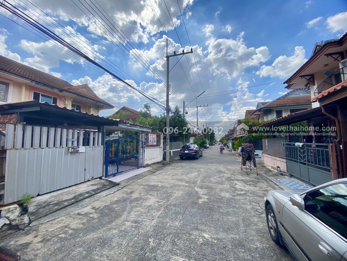 ขายทาวน์เฮ้าส์บ้านพฤกษา 11 รังสิต-นครนายก คลอง 3 ปทุมธานี หลังริม 31.9 ตร.วา รีโนเวทบางส่วน ทำเลดีต้นหมู่บ้าน