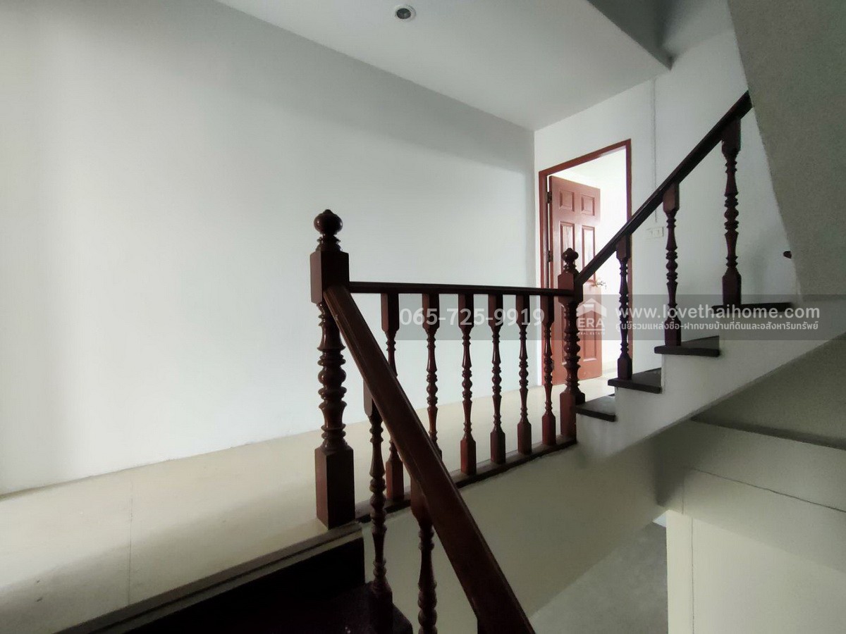 ขายทาวน์เฮ้าส์ 3.5 ชั้น ถ.ศรีวรา–ทาวน์อินทาวน์ (ซ.ธารทิพย์ 3) ทำเลทอง 30.6 ตร.วา เข้า-ออก ทั้งซอยลาดพร้าว 94,รามคำแหง เชื่อมต่อถนนประดิษฐ์มนูธรรม (เลียบด่วนรามอินทรา–อาจณรงค์)