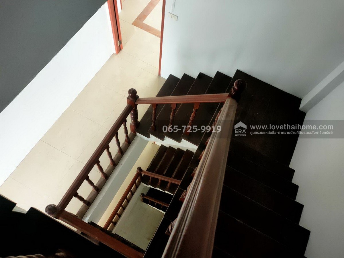 ขายทาวน์เฮ้าส์ 3.5 ชั้น ถ.ศรีวรา–ทาวน์อินทาวน์ (ซ.ธารทิพย์ 3) ทำเลทอง 30.6 ตร.วา เข้า-ออก ทั้งซอยลาดพร้าว 94,รามคำแหง เชื่อมต่อถนนประดิษฐ์มนูธรรม (เลียบด่วนรามอินทรา–อาจณรงค์)
