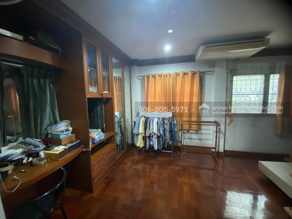ขายบ้านเดี่ยว ถ.ลาดพร้าว 126 เข้าซอยเพียงว 150 เมตร จากถนนใหญ่ พื้นที่ 77 ตร.วา ใกล้ MRT ลาดพร้าว