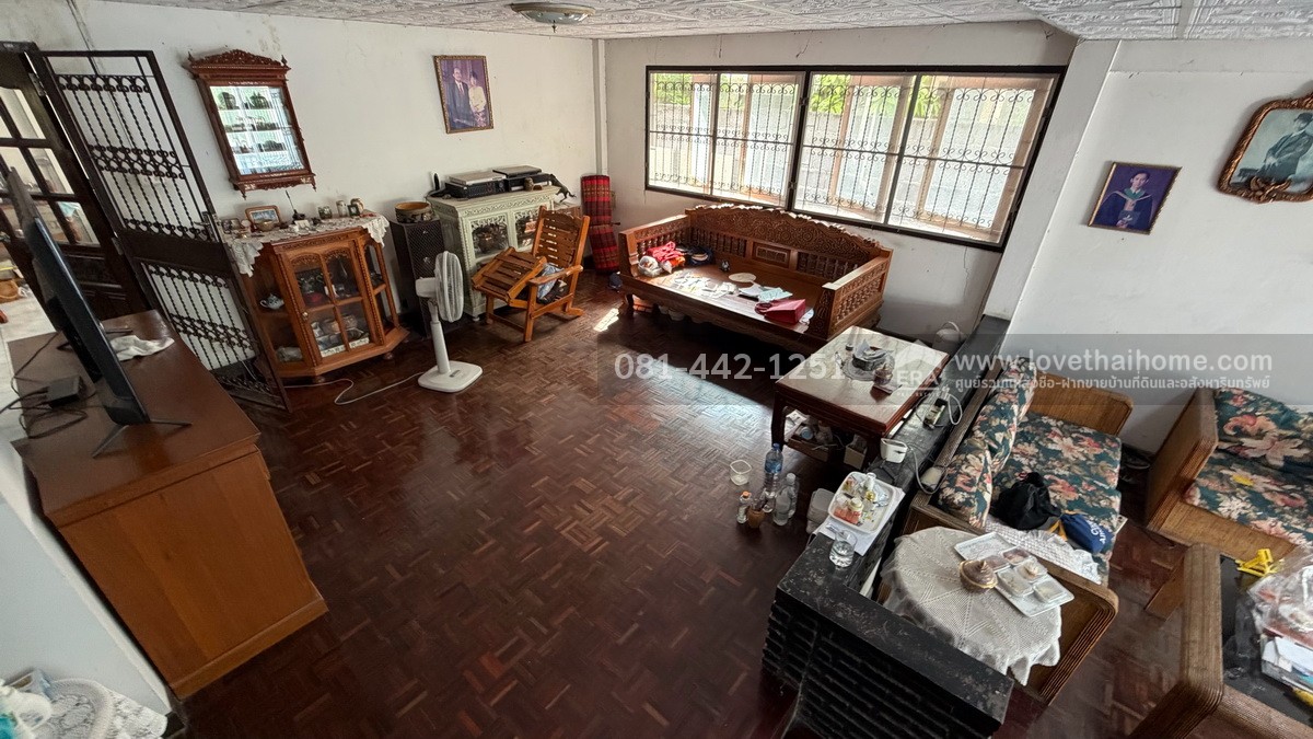 ขายบ้านเดี่ยว2ชั้น หมู่บ้านเมืองทองธานี ซอยแจ้งวัฒนะ-ปากเกร็ด29 พื้นที่ 75 ตรว. ขาย13.5ล้าน ทำเลดีเพราะห่างจากถนนแจ้งวัฒนะเพียงแค่500เมตรเท่านั้น ราคาต่อรองได้ ใกล้รถไฟฟ้าสายสีชมพู