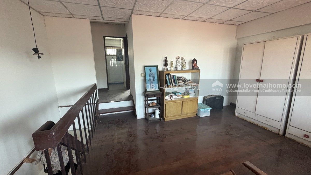 ขายบ้านเดี่ยว2ชั้น หมู่บ้านเมืองทองธานี ซอยแจ้งวัฒนะ-ปากเกร็ด29 พื้นที่ 75 ตรว. ขาย13.5ล้าน ทำเลดีเพราะห่างจากถนนแจ้งวัฒนะเพียงแค่500เมตรเท่านั้น ราคาต่อรองได้ ใกล้รถไฟฟ้าสายสีชมพู