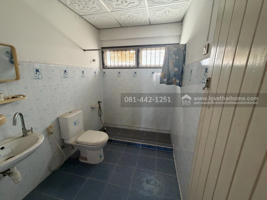 ขายบ้านเดี่ยว2ชั้น หมู่บ้านเมืองทองธานี ซอยแจ้งวัฒนะ-ปากเกร็ด29 พื้นที่ 75 ตรว. ขาย13.5ล้าน ทำเลดีเพราะห่างจากถนนแจ้งวัฒนะเพียงแค่500เมตรเท่านั้น ราคาต่อรองได้ ใกล้รถไฟฟ้าสายสีชมพู