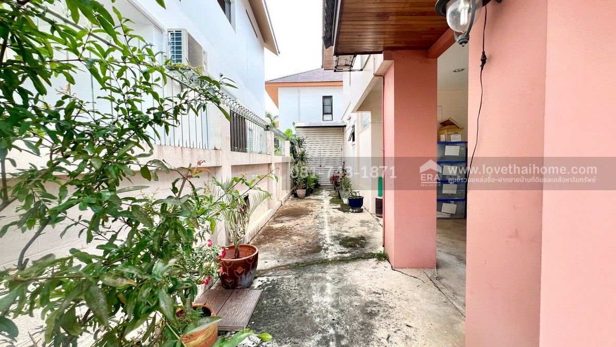 ขายบ้านเดี่ยวย่านบางแวก ซอยจรัญสนิทวงศ์13  หมู่บ้านชิดชล บ้านหลังมุม อยู่ต้นโครงการพื้นที่70ตรว.ขายเพียงแค่5.3ล้านเท่านั้น ราคาถูกขนาดนี้ไม่ค่อยมีมาบ่อยๆนะค่ะ ใครอยากได้บ้านย่านนี้ ต้องรีบตัดสินใจแบบด่วนๆ